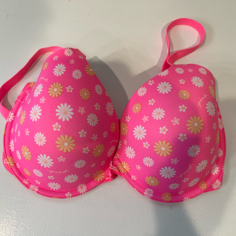 T-shirt bra lightly padded